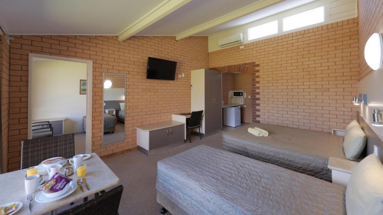Tenterfield Motor Inn מראה חיצוני תמונה