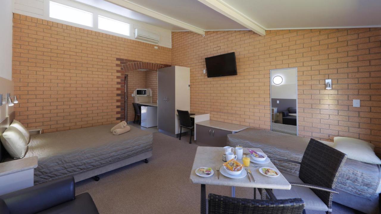 Tenterfield Motor Inn מראה חיצוני תמונה