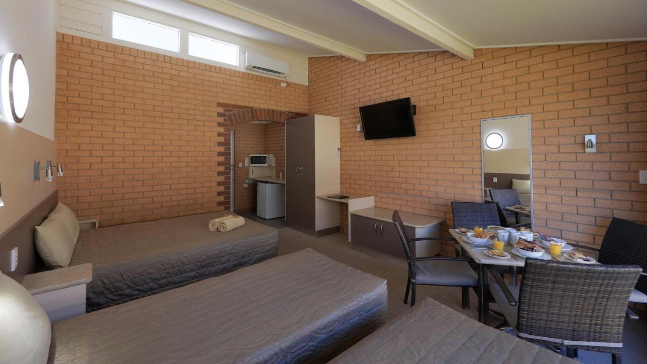 Tenterfield Motor Inn מראה חיצוני תמונה